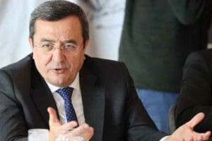 Başkan Batur, &ldquo;Genel se&ccedil;imi kaybedersek yerelin anlamı kalmayacak. Taslakları hazır.