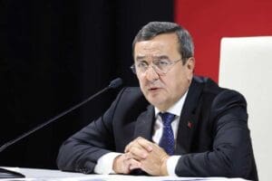 Konak Belediye Meclisi toplantısında, G&uuml;ltepe imar planlarıyla ilgili mahkemenin verdiği