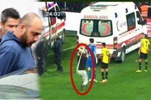 İzmir'de G&ouml;ztepe ile Altay arasında oynanan derbi karşılaşmasında Altay kalecisi