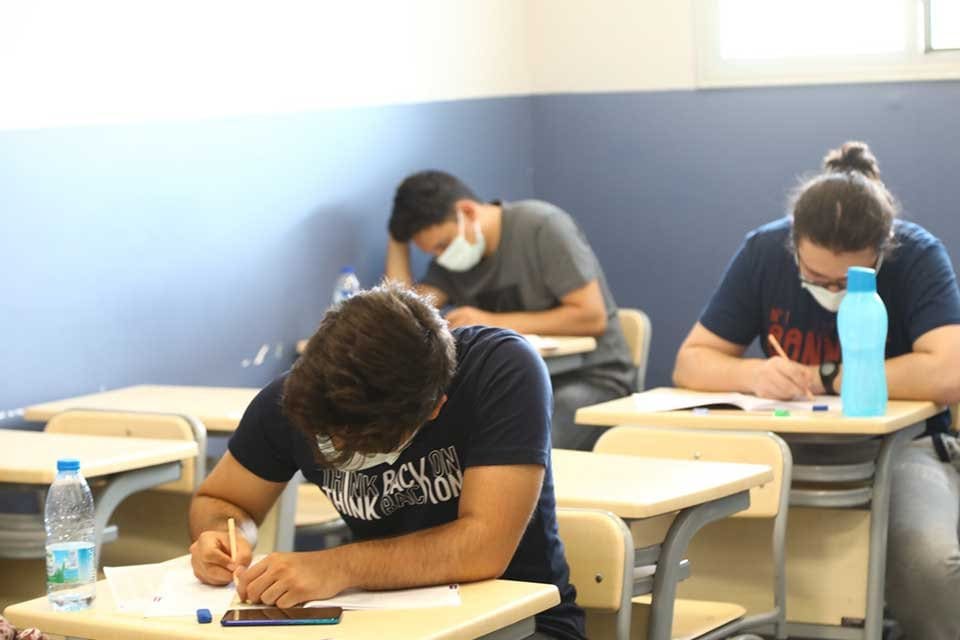 Bayraklı Belediyesi Sosyal Etkinlik Merkezi, pandemi kuralları &ccedil;er&ccedil;evesinde eğitimlerine internet