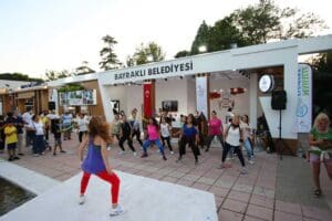 Bu yıl 90&rsquo;ıncı kez d&uuml;zenlenen İzmir Enternasyonal Fuarı(İEF), K&uuml;lt&uuml;rpark&rsquo;ta kapılarını