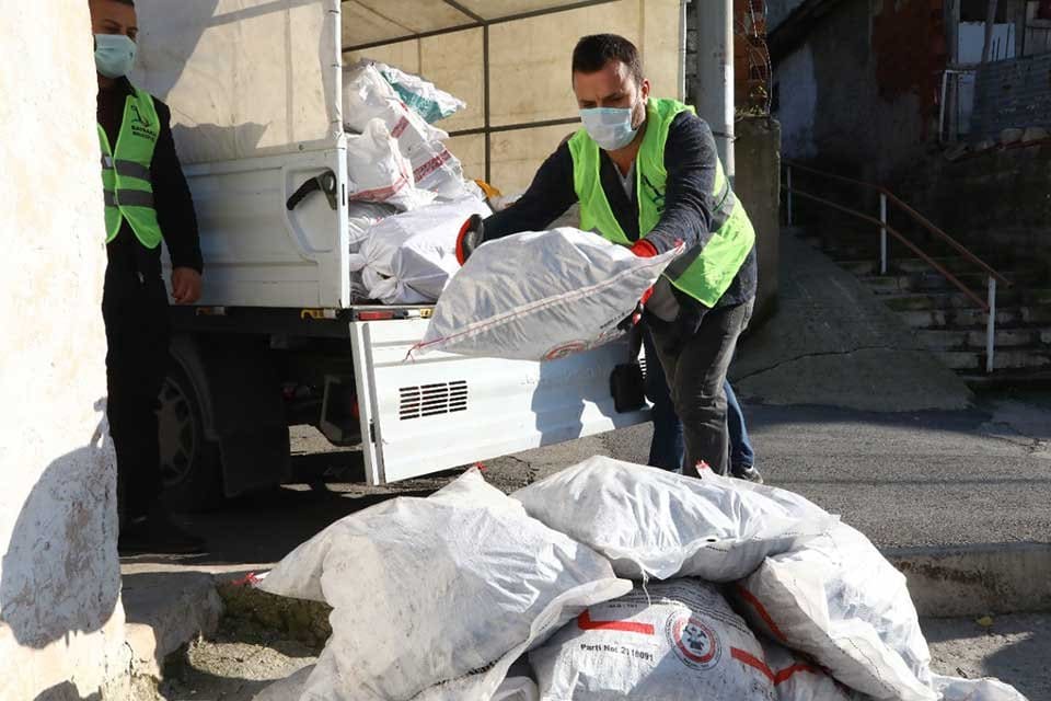 Sosyal yardım hizmetleriyle dar gelirli ailelere her alanda destek sağlayan