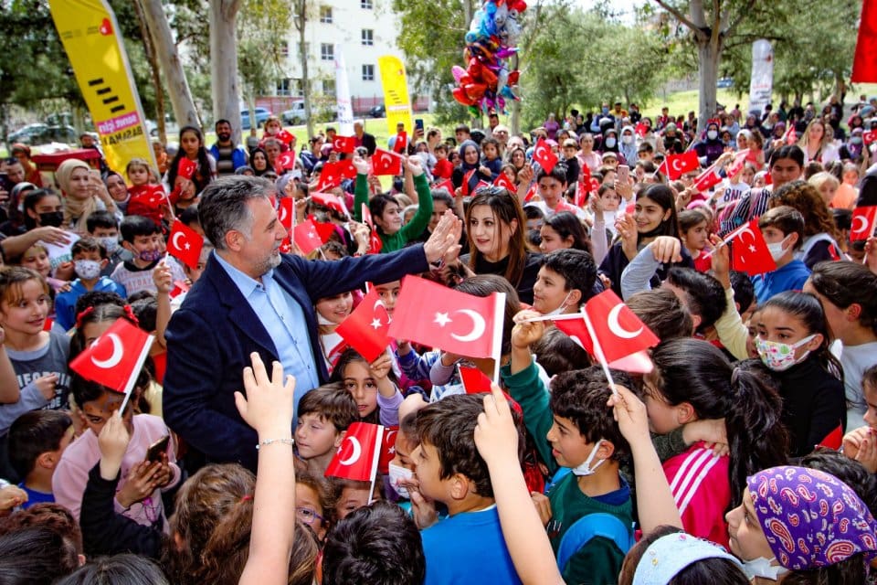 Bayraklı Belediyesi tarafından 23 Nisan Ulusal Egemenlik ve &Ccedil;ocuk Bayramı