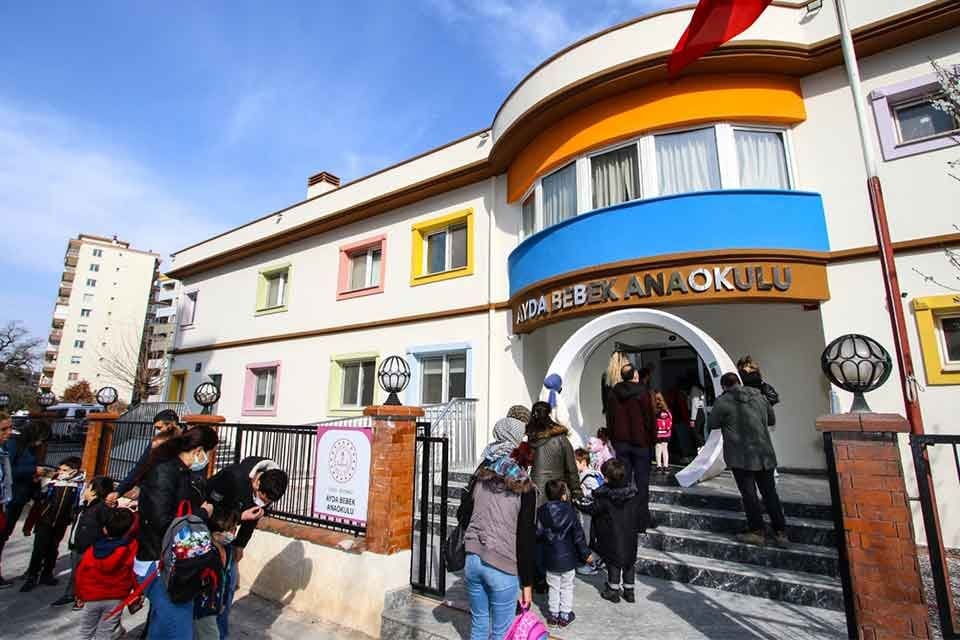 Okul &ouml;ncesi eğitim &ccedil;alışmalarında &ouml;rnek adımlar atan Bayraklı Belediyesi, belediye