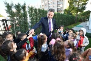 Bayraklı Belediyesi b&uuml;nyesinde ge&ccedil;en yıl eğitim ve &ouml;ğretim hayatına adım