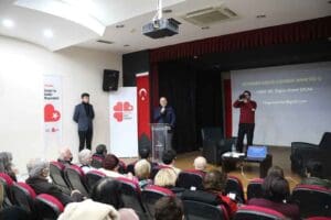 Bayraklı&rsquo;da deprem haftası dolayısıyla &ldquo;Deprem Ger&ccedil;eği İle Yaşamak&rdquo; adlı panel