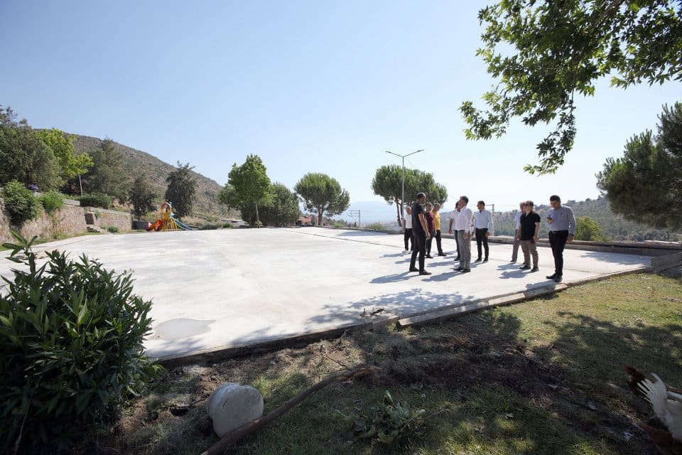 Vatandaşların talep ve ihtiya&ccedil;larını karşılamak i&ccedil;in aralıksız &ccedil;alışan Bayraklı Belediyesi,
