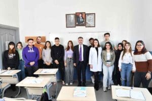 Eğitim alanındaki yatırımları ve başarılarıyla fark yaratan Bayraklı Belediyesi, katılımcı
