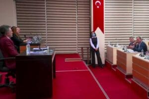 Bayraklı Belediyesi&rsquo;nin yeni yıl &ouml;ncesi son meclis toplantısı Belediye Başkanı