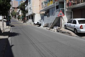 Bayraklı Belediyesi'nin, İzmir Büyükşehir Belediyesiyle ilçenin ihtiyaç duyulan sokaklarında yürüttüğü
