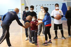 Bayraklı Belediye Başkanı Serdar Sandal, yeniden normalleşme sürecine girilen pandemi