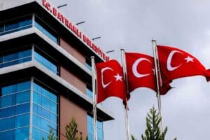 Bayraklı Belediye Başkanı Serdar Sandal, yerel se&ccedil;imlerden bu yana izledikleri