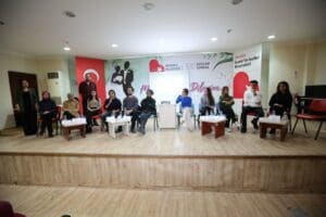 Bayraklı Belediyesi Sosyal Etkinlik Merkezi, &ouml;nceki d&ouml;nemlerde aldıkları eğitimler sonucu