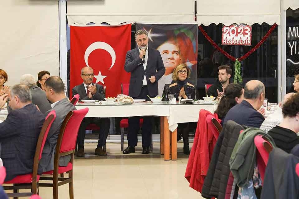Umutla beklenen 2023&rsquo;&uuml;n coşkusunu toplumun farklı kesimlerine yayan Bayraklı Belediyesi,