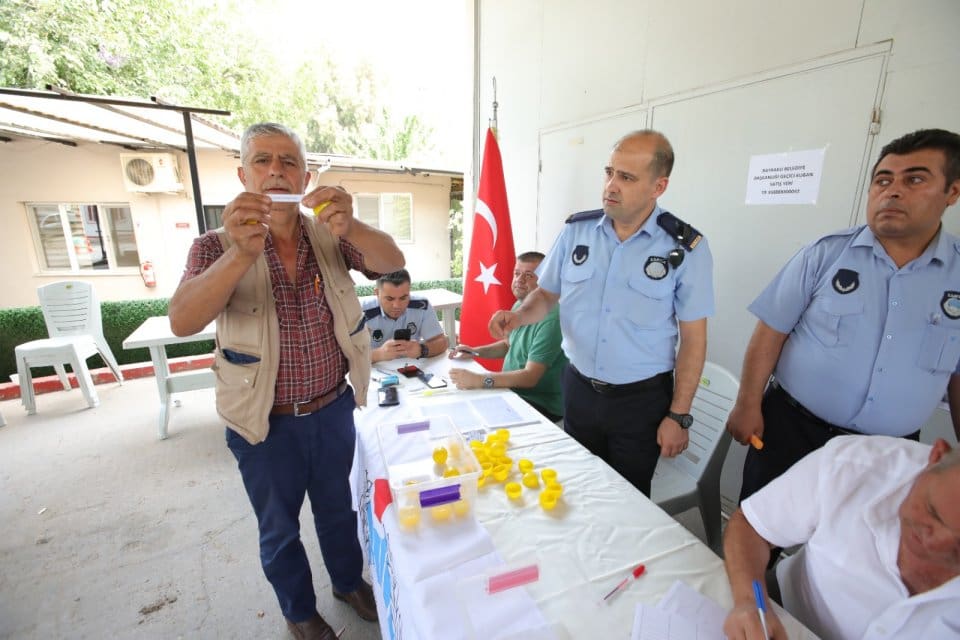 Bayraklı Belediyesi, Doğan&ccedil;ay&rsquo;daki kurban satış yerlerini bu yıl da kura