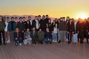 Bayraklı Belediyesi,&nbsp;&lsquo;D&uuml;nya &Ccedil;ocuk ve Gen&ccedil;lik Kenti&rsquo; vizyonuyla ortaya koyduğu projelere