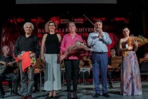 Bayraklı Belediyesi&rsquo;nin TOBAV işbirliği ile hayata ge&ccedil;irdiği Bayraklı Mandolin Orkestrası,