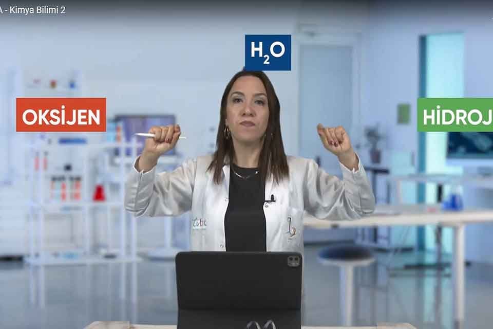 Bayraklı Belediyesi tarafından pandemi yasaklarında hayata ge&ccedil;irilerek T&uuml;rkiye&rsquo;ye &ouml;rnek olan&nbsp;&ldquo;eğitim