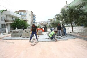 Bayraklı&nbsp;Belediyesi'nin&nbsp;İzmir B&uuml;y&uuml;kşehir Belediyesi ile birlikte il&ccedil;enin ihtiya&ccedil;&nbsp;olan sokak ve caddelerinde