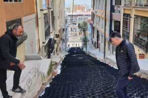 Bayraklı Belediyesi, ilçe genelinde sürdürülen altyapı çalışmaları nedeniyle bozulan cadde
