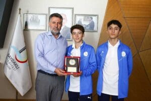 Bayraklı Belediyesi, son d&ouml;nemde gen&ccedil; sporcularının başarılarıyla dikkatleri &uuml;zerine &ccedil;ekmeye