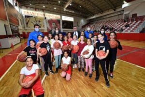 Spora ve sporcuya verdiği desteklerle adından s&ouml;z ettiren Bayraklı Belediyesi,