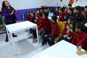 Bayraklı Belediyesi Ağız ve Diş Sağlığı Haftası dolayısıyla okullarda bilgilendirme
