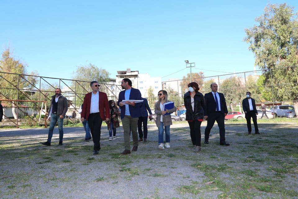 Bayraklı&rsquo;ya b&uuml;y&uuml;k ve modern bir Kent Meydanı kazandırmak isteyen Bayraklı