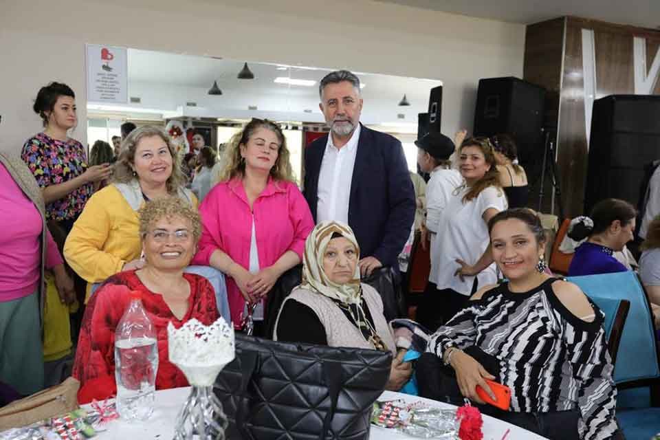 Se&ccedil;imde başarı s&ouml;z&uuml; veren kadınlar Millet İttifakı Cumhurbaşkanı Adayı ve