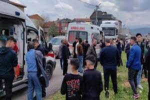 Bursa'nın İneg&ouml;l il&ccedil;esinde bayram ziyareti sırasında &ccedil;ıkan taşlı, sopalı kavgada