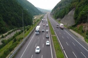 Emniyet ekipleri, Ramazan Bayramı &ouml;ncesi Anadolu Otoyolu ve D-100 kara