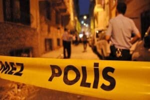 Ağrı'da oğlu tarafından evlerinde bı&ccedil;aklanan kadın yaşamını yitirdi. Abide Mahallesi