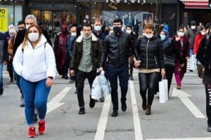 Kademeli normalleşme uygulaması sonrasında vaka sayılarında yaşanan patlama, h&uuml;k&uuml;meti yeni
