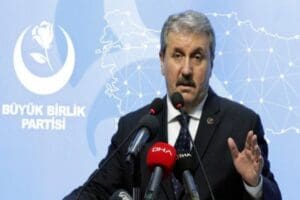 B&uuml;y&uuml;k Birlik Partisi (BBP) Genel Başkanı Mustafa Destici, "Cumhurbaşkanlığı H&uuml;k&uuml;met