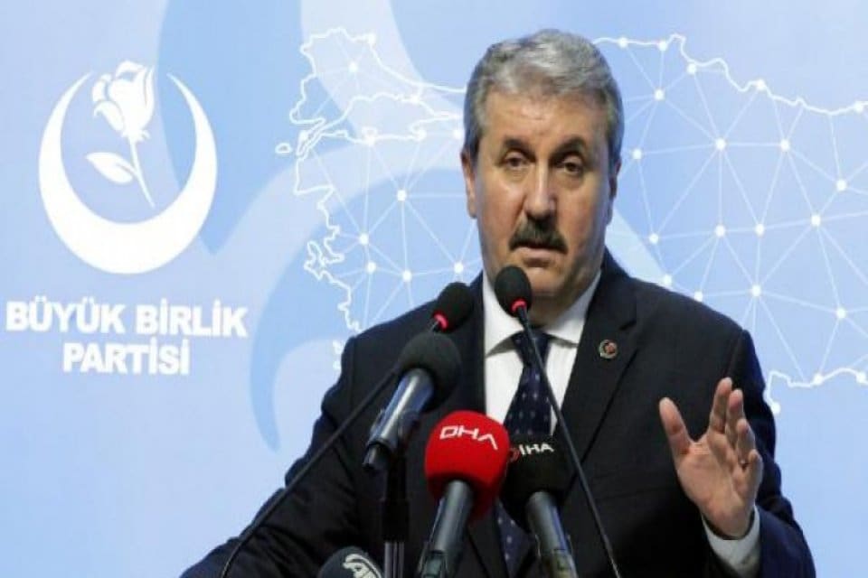 B&uuml;y&uuml;k Birlik Partisi (BBP) Genel Başkanı Mustafa Destici, "Cumhurbaşkanlığı H&uuml;k&uuml;met