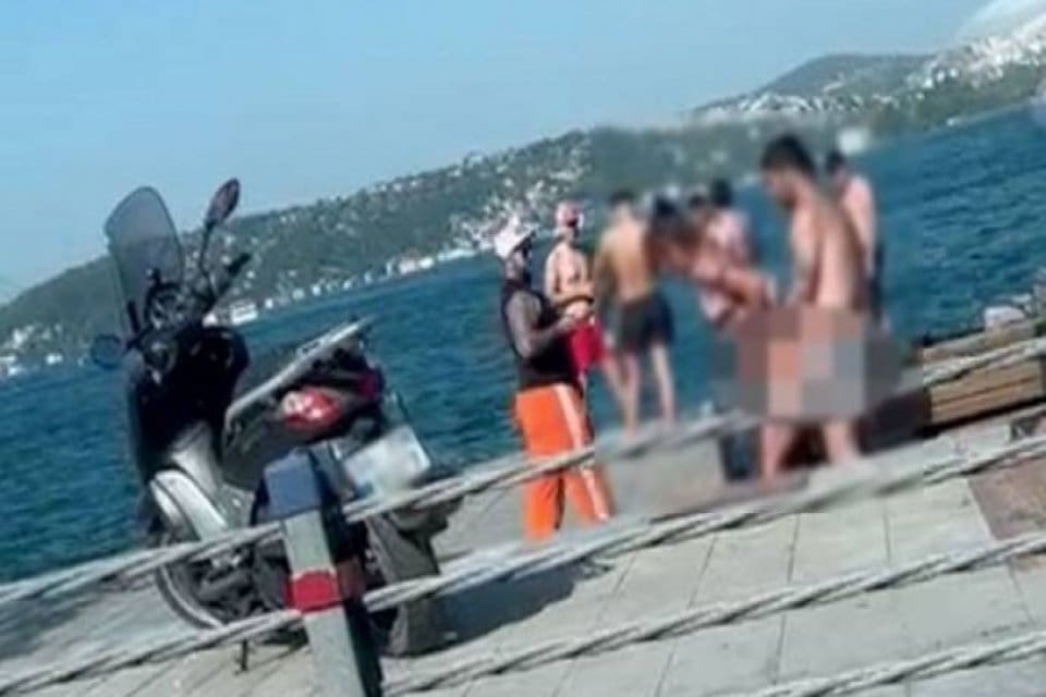 İstanbul Bebek sahilinde akli dengesi yerinde olmadığı belirtilen C.M.T isimli