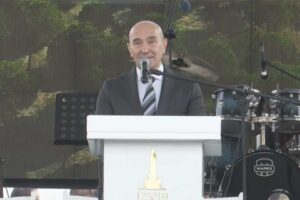 İzmir B&uuml;y&uuml;kşehir Belediyesi tarafından yenilenen Dr. Beh&ccedil;et Uz Rekrerasyon Alanı'nın