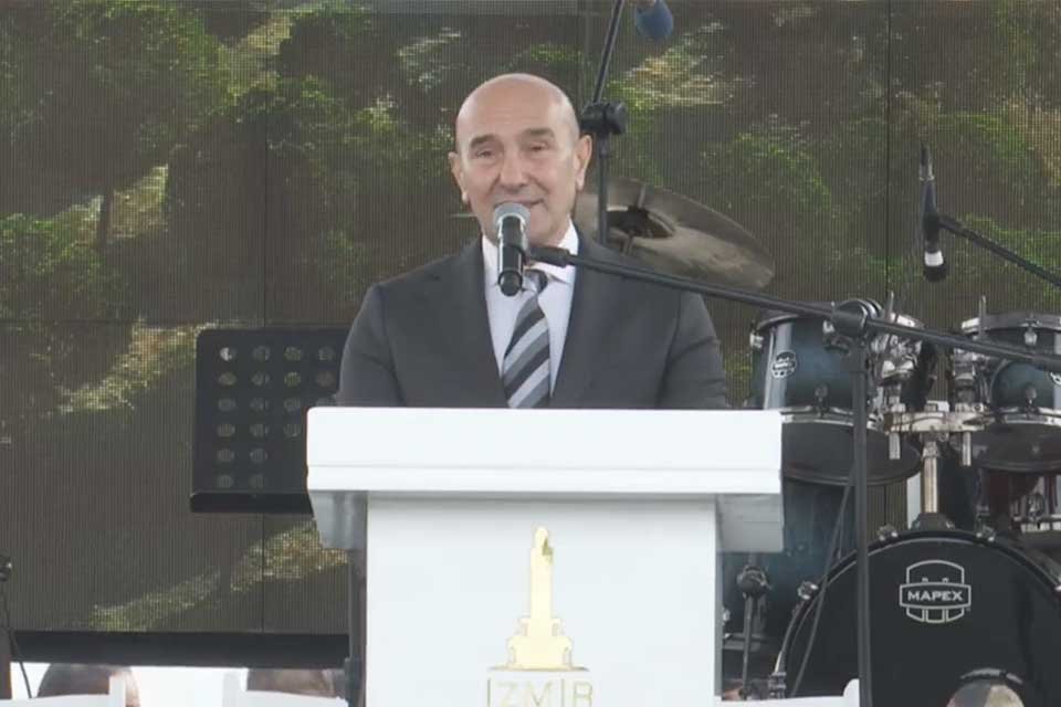 İzmir B&uuml;y&uuml;kşehir Belediyesi tarafından yenilenen Dr. Beh&ccedil;et Uz Rekrerasyon Alanı'nın