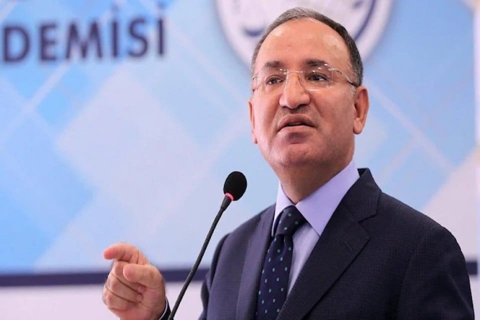 Hakim ve savcı adaylarına seslenen Adalet Bakanı Bekir Bozdağ, T&uuml;rkiye'de