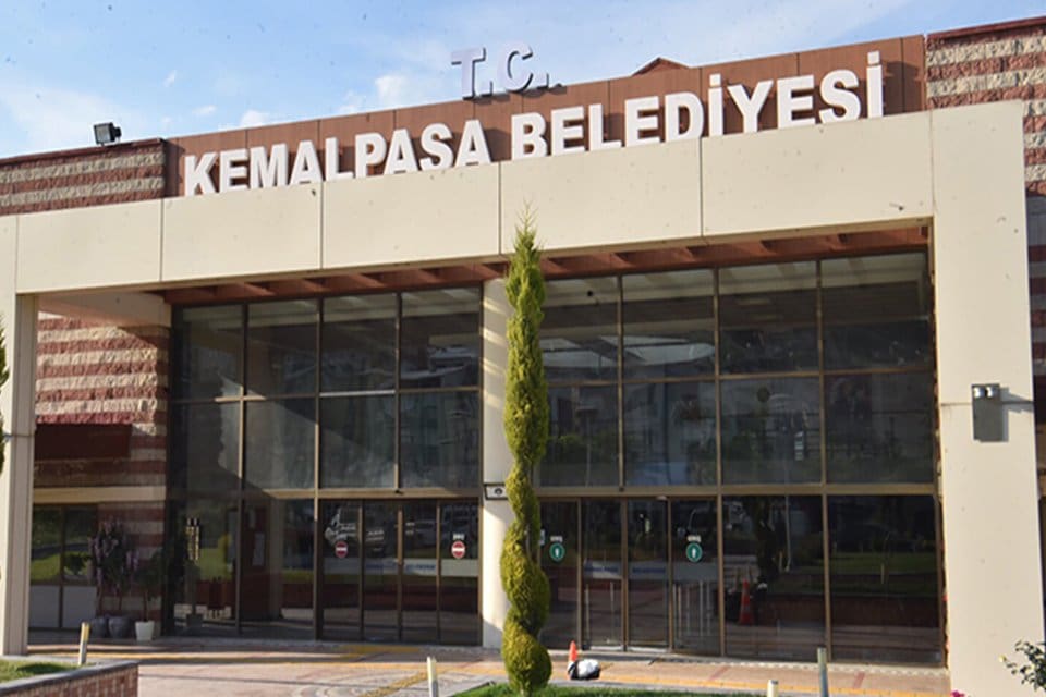 Koronavir&uuml;s tedavisi g&ouml;ren Kemalpaşa Belediye Başkan Yardımcısı Ramazan Coşkun yaşamını