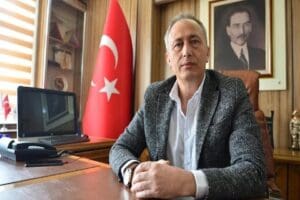 &Ccedil;anakkale'nin G&ouml;k&ccedil;eada il&ccedil;esinde yolsuzluk ve r&uuml;şvet iddiasıyla d&uuml;zenlenen operasyonda aralarında