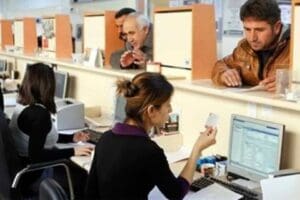 Belediye İş Sendikası, Genel-İş Sendikasına &ccedil;ağrı yaptı.&nbsp;Yapılan a&ccedil;ıklamada eksik &ccedil;alışma
