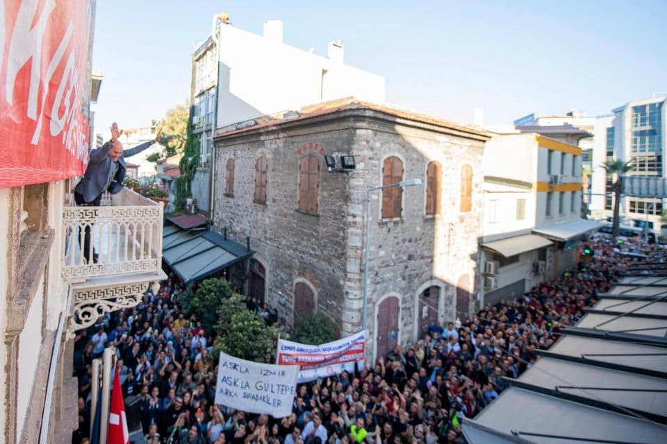 İzmir B&uuml;y&uuml;kşehir Belediyesi iş&ccedil;ileri, 9 Eyl&uuml;l kutlamalarından sonraki s&uuml;re&ccedil;te İ&ccedil;işleri