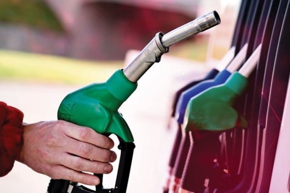 Benzinde litre fiyatında 1 lira 36 kuruş, motorinde litre fiyatında
