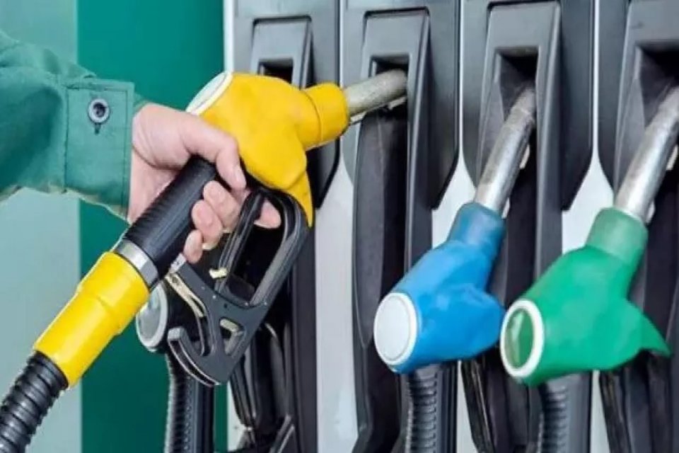 Brent petrol fiyatları ve d&ouml;vizdeki değişikliklerle birlikte vatandaşlar benzin ve