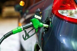 Brent petrol fiyatlarındaki ve d&ouml;vizdeki değişiklik sonrasında benzine 77 kuruşluk