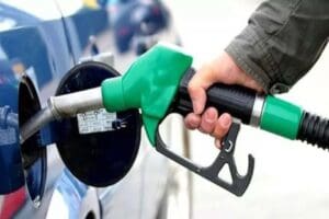 Benzin grubunda 95 kuruş zam bekleniyor. Foreks'in&nbsp;edindiği&nbsp;bilgiye&nbsp;g&ouml;re, yarından ge&ccedil;erli olmak
