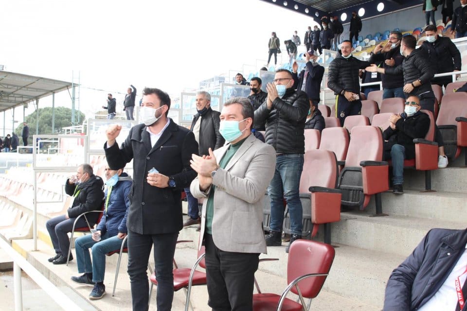 Kendi sahasında Siirt İl &Ouml;zel İdare Spor ile karşılayan Bergama