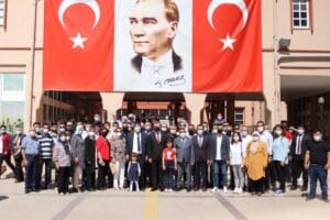Koronavir&uuml;s tedbirleri kapsamında ger&ccedil;ekleştirilen t&ouml;ren, g&uuml;n boyu belediye hoparl&ouml;r&uuml; ve