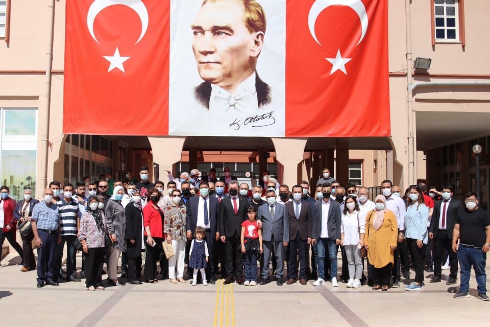 Koronavir&uuml;s tedbirleri kapsamında ger&ccedil;ekleştirilen t&ouml;ren, g&uuml;n boyu belediye hoparl&ouml;r&uuml; ve
